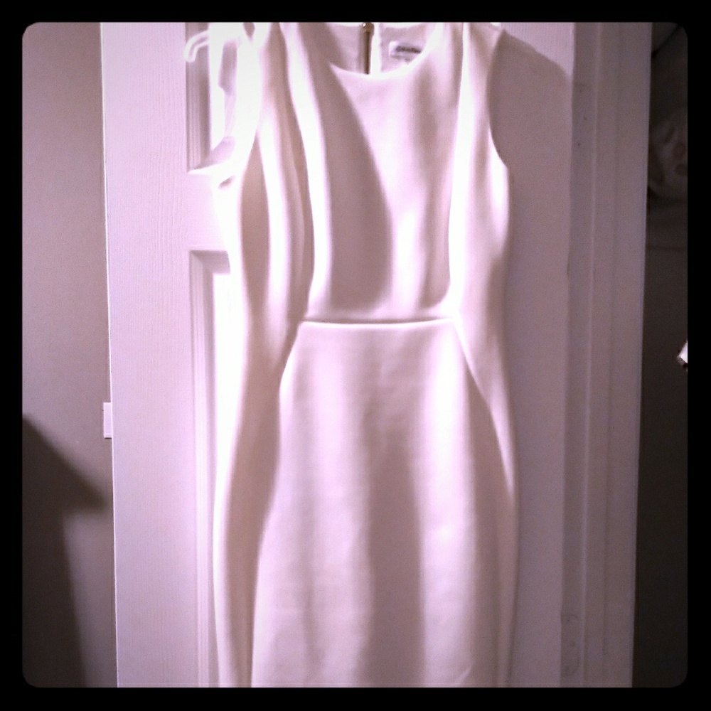 Sleeveless dress